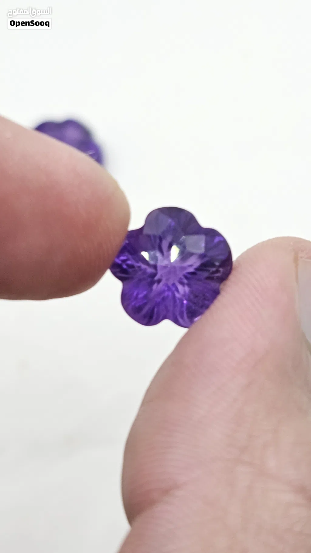 حجرين جمشت طبيعي منحوتين على شكل زهرة Amethyst stone