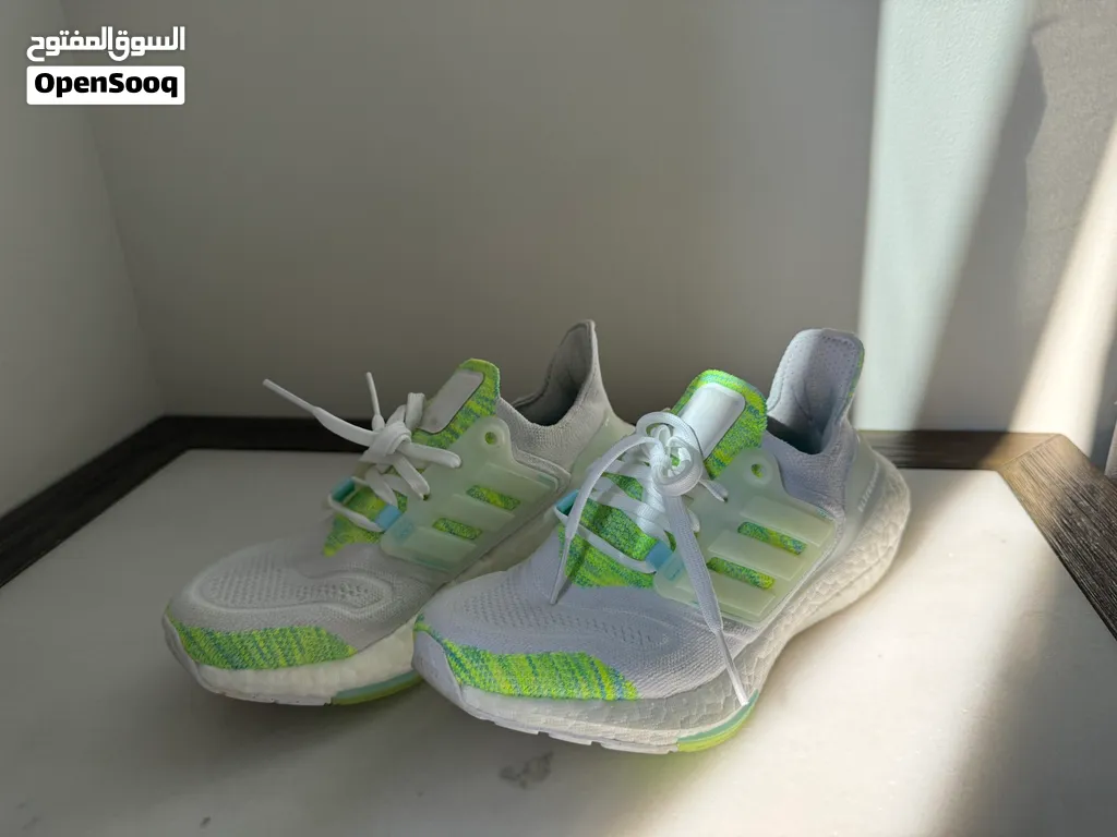Adidas Ultraboost 22, Size 36