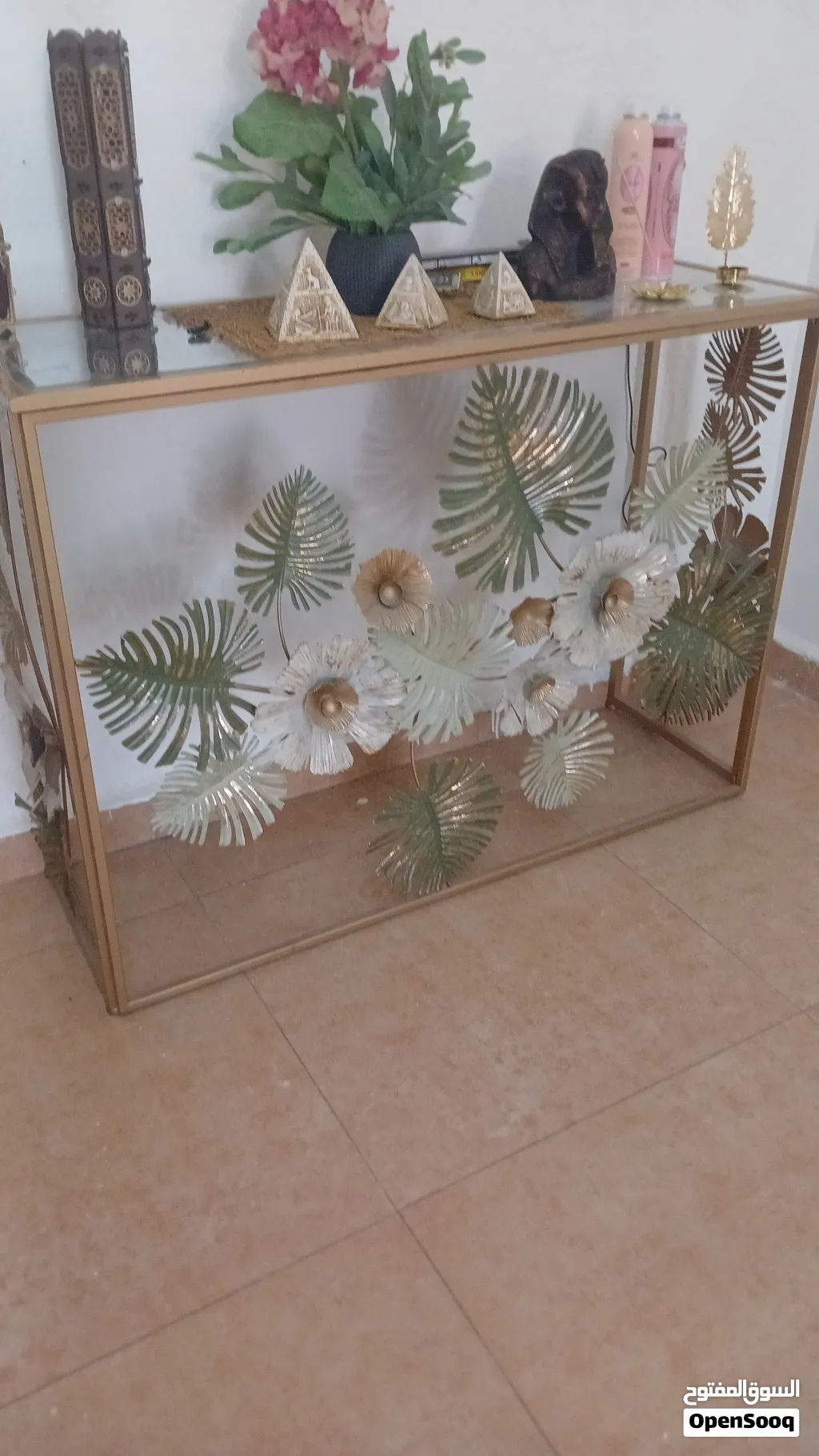 طاوله تحف