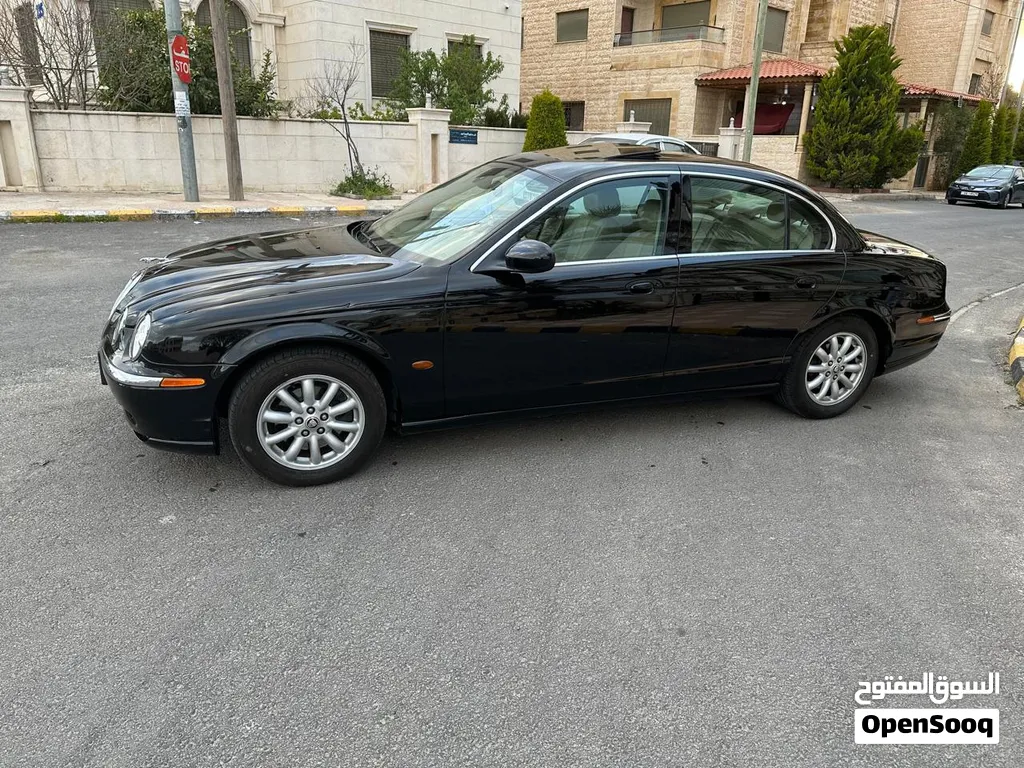 جاكوار بحالة ممتازه فل كامل