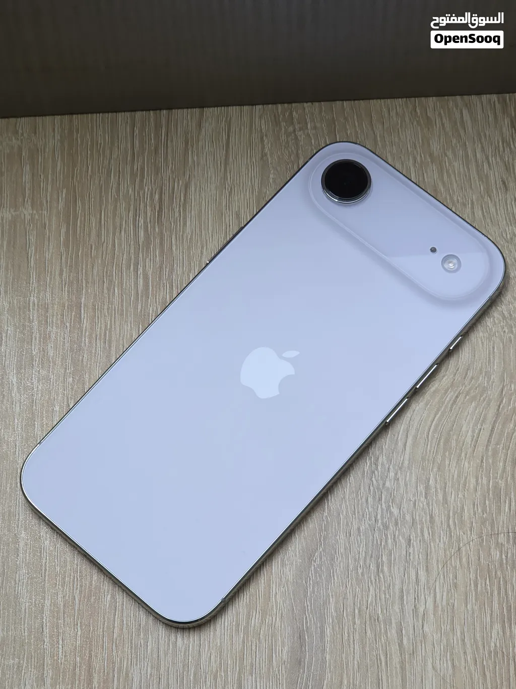 17 Air 256GB Battery 100% مشحون 46 مرة بحالة الجديد تماماً بدون أي ملاحظات او خدوش ....