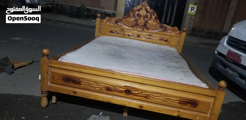 سرير نفرين سويدي خشب من الدرجه الاولى 190علي 160مع الفرش حقه والسعره هزوز ب 50,000 العرض لمده يومين