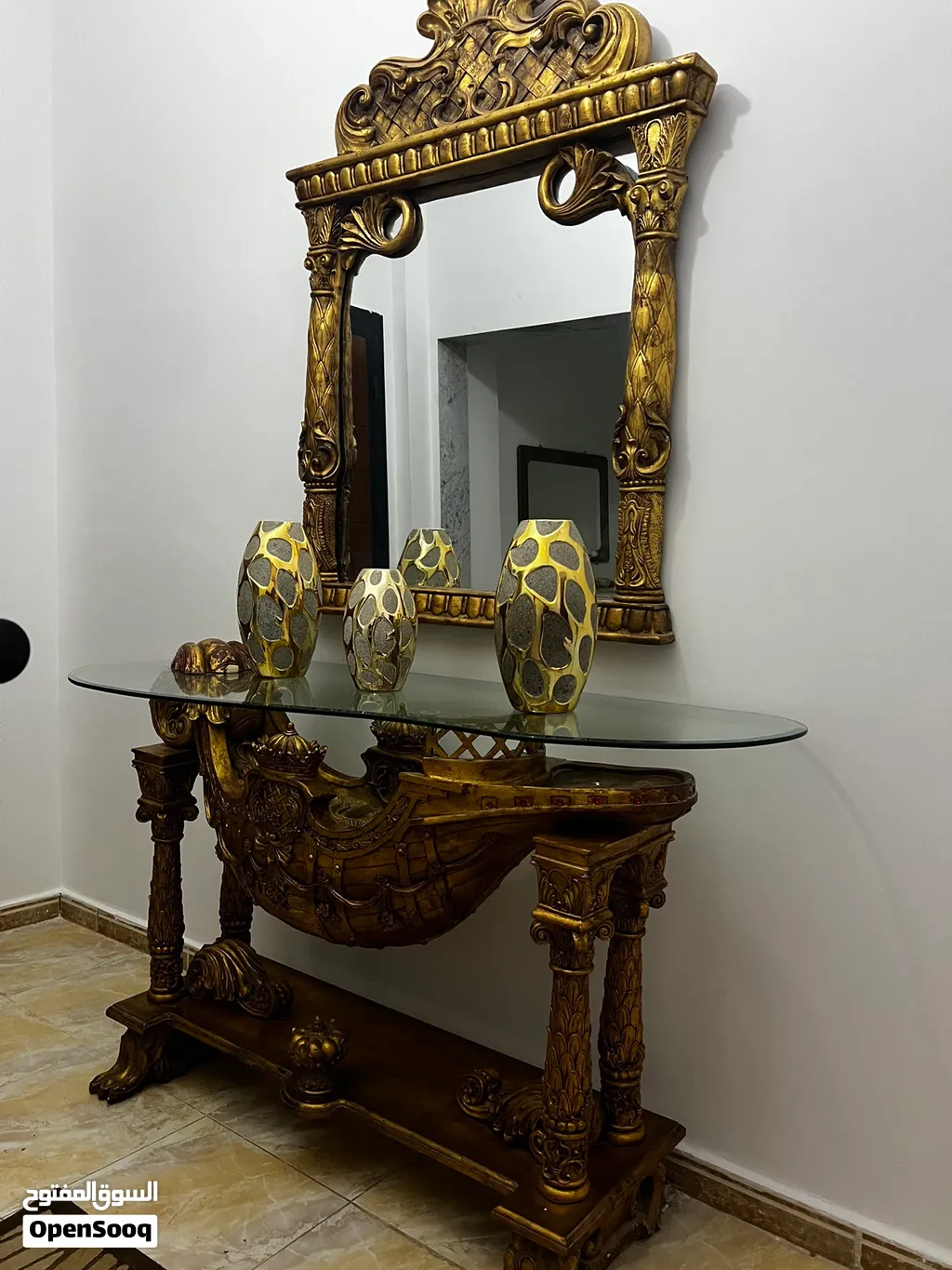 مدخل ذهبي للبيع بسعر 350