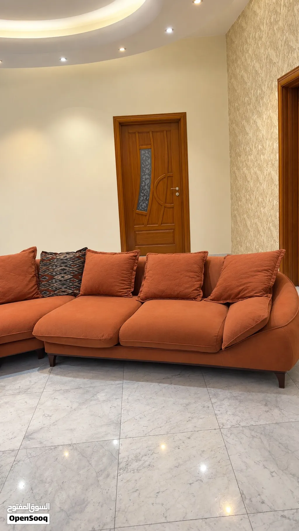 قنفات زاويه تصميم خاص ماخذتهم ب2500 اريد ابيعهم ب550 وبيهن مجال