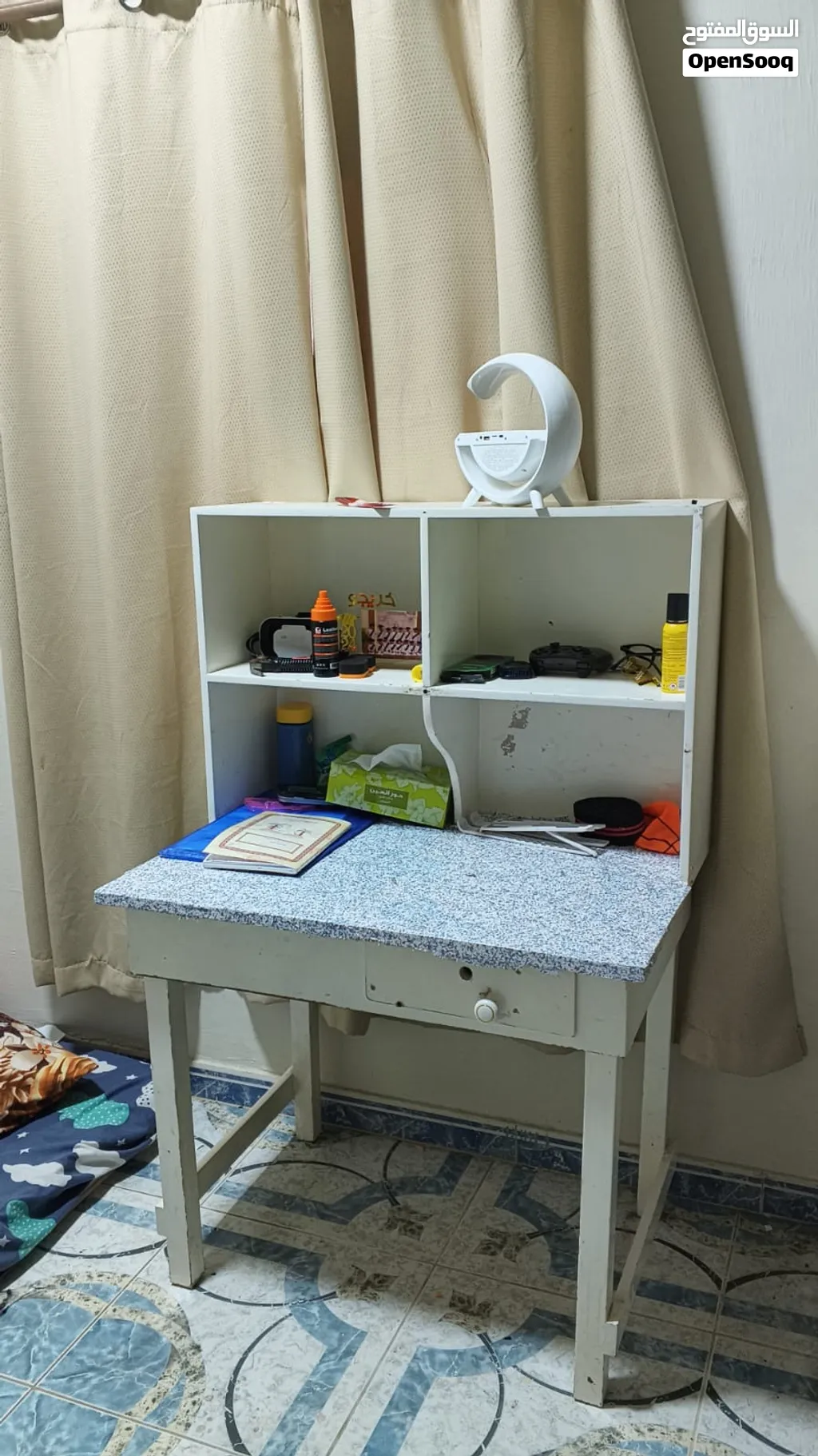 مكتبة دارسه با لون ابيض