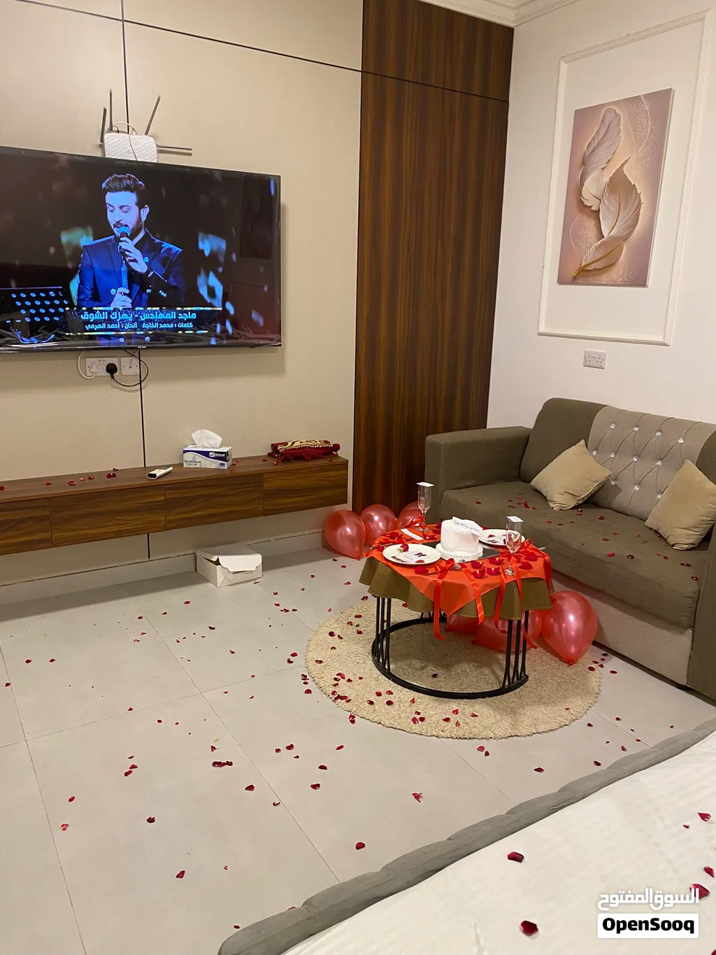 غرف مريحه جداً بنظام الشاليه بركاء الرميس بخصوصيه تامه بأسعار رائعه وبها جلسه خارجيه.