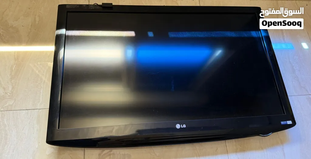 شاشة LG بحالة ممتازة 42 بوصه