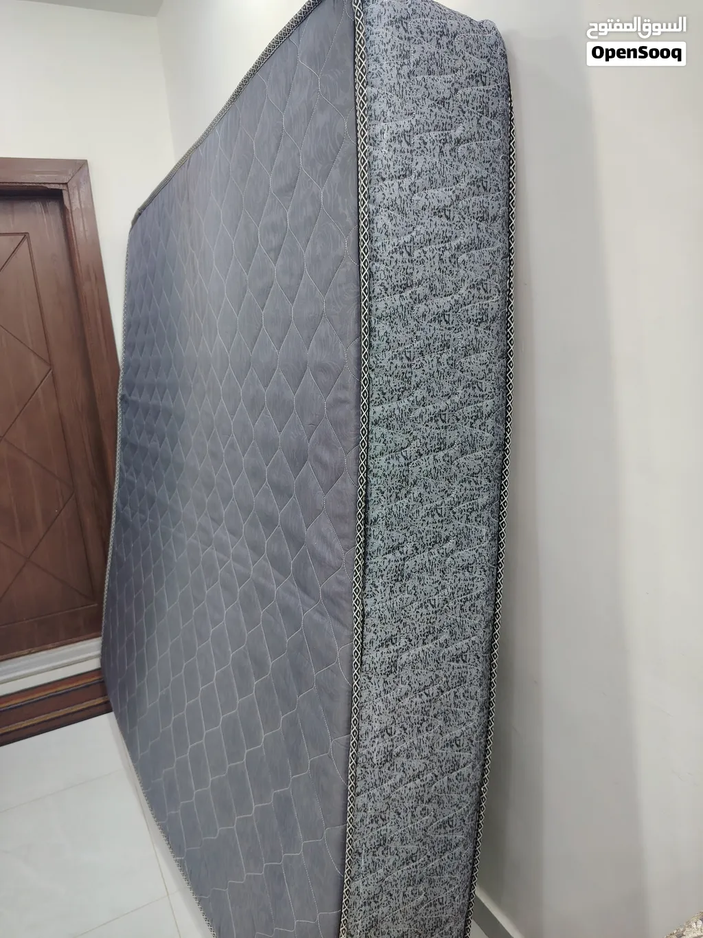 فرشة تخت ب 20 دينار 180 عرض ب 200 طول