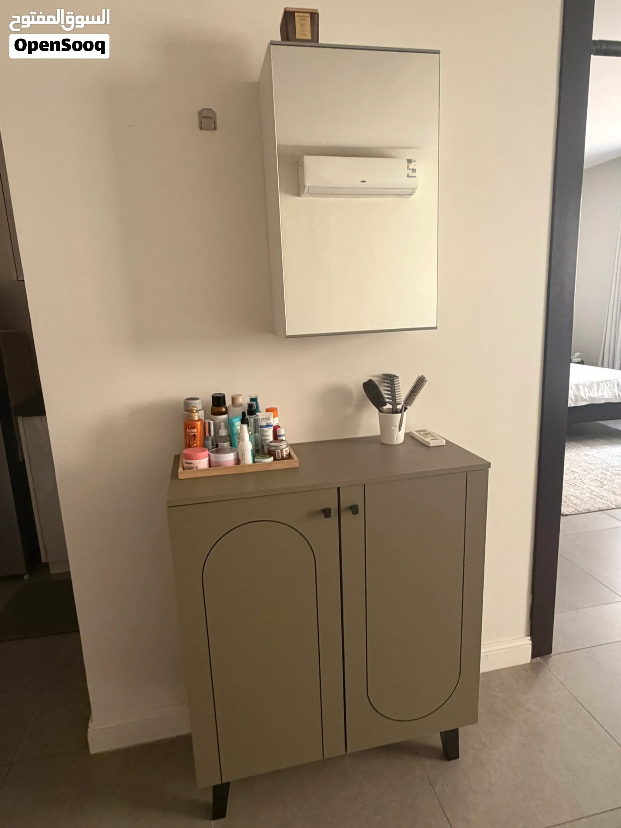 Shoe Cabinet with Mirror — صورة 1
