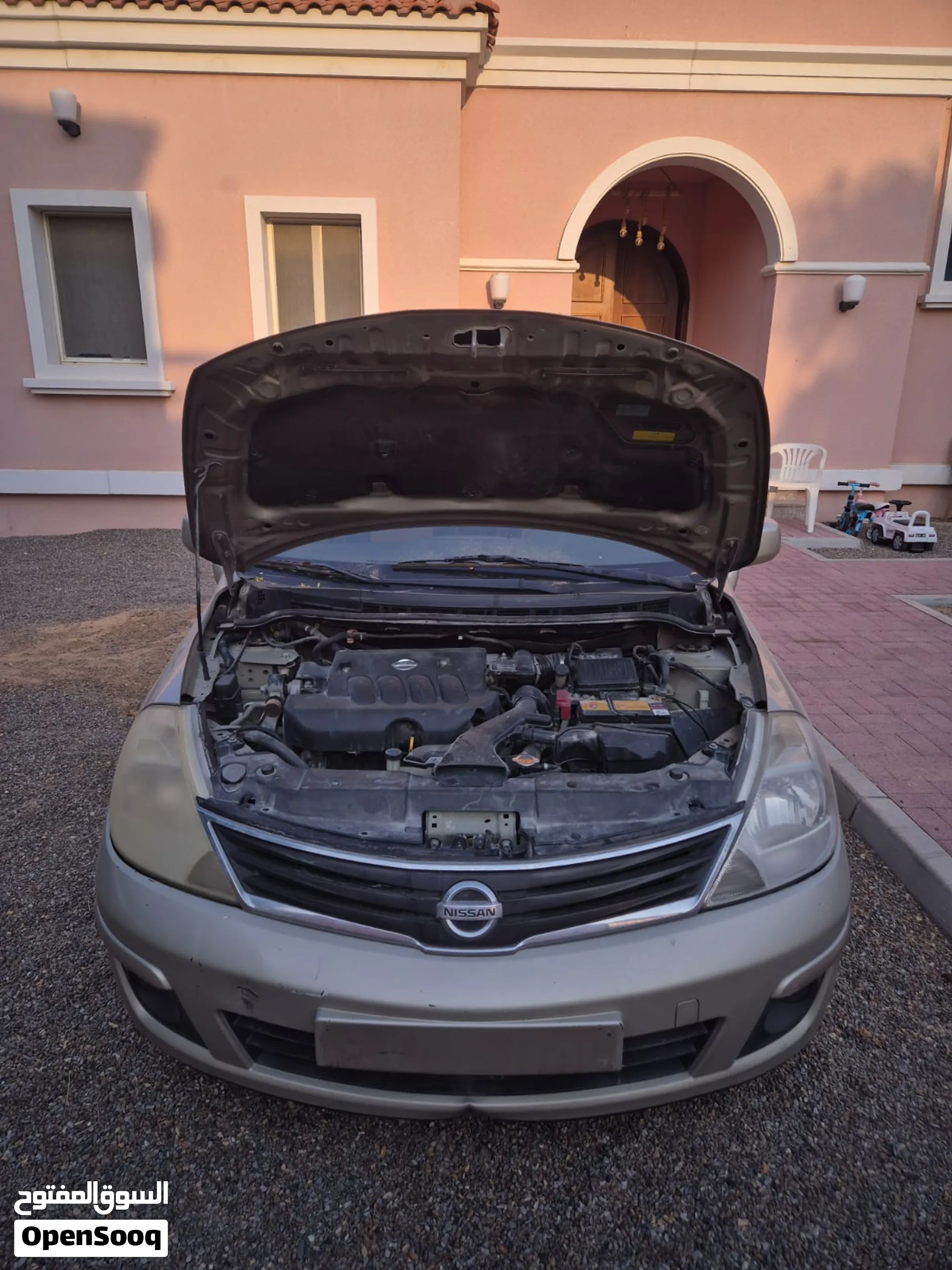 null Nissan Tiida
