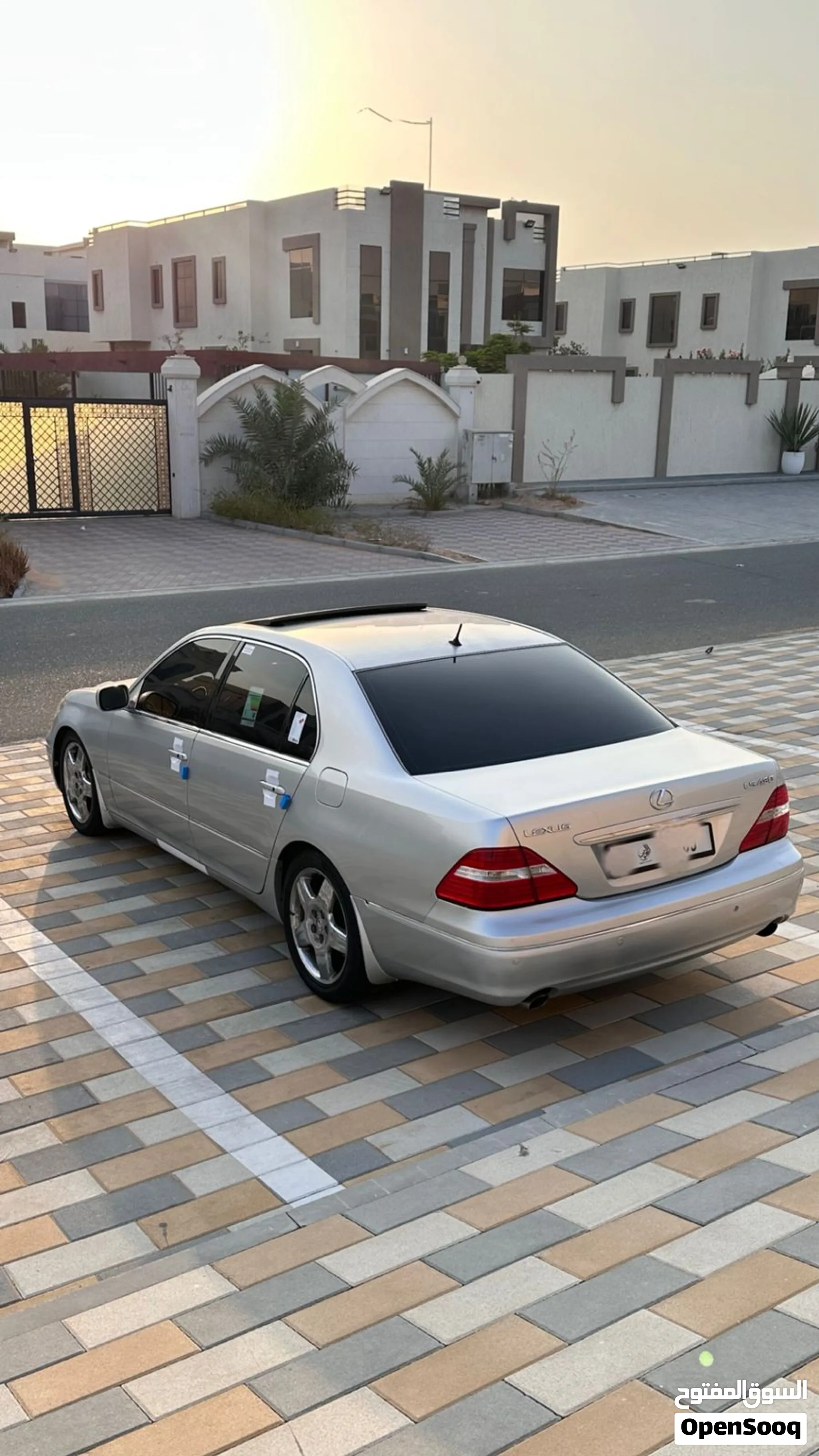 2004 Lexus LS
