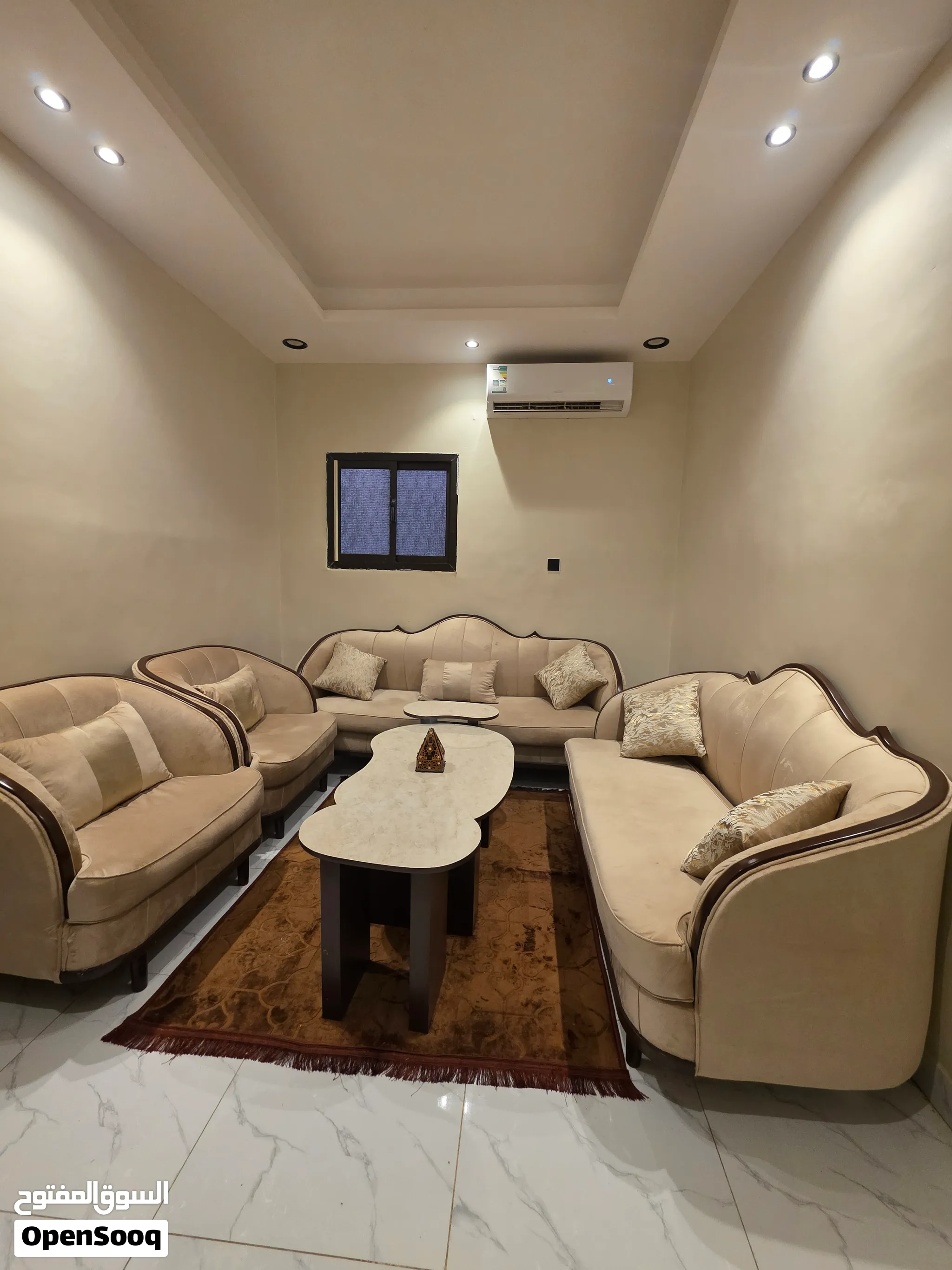 طقم كنب وطقم ترابيز — صورة 1