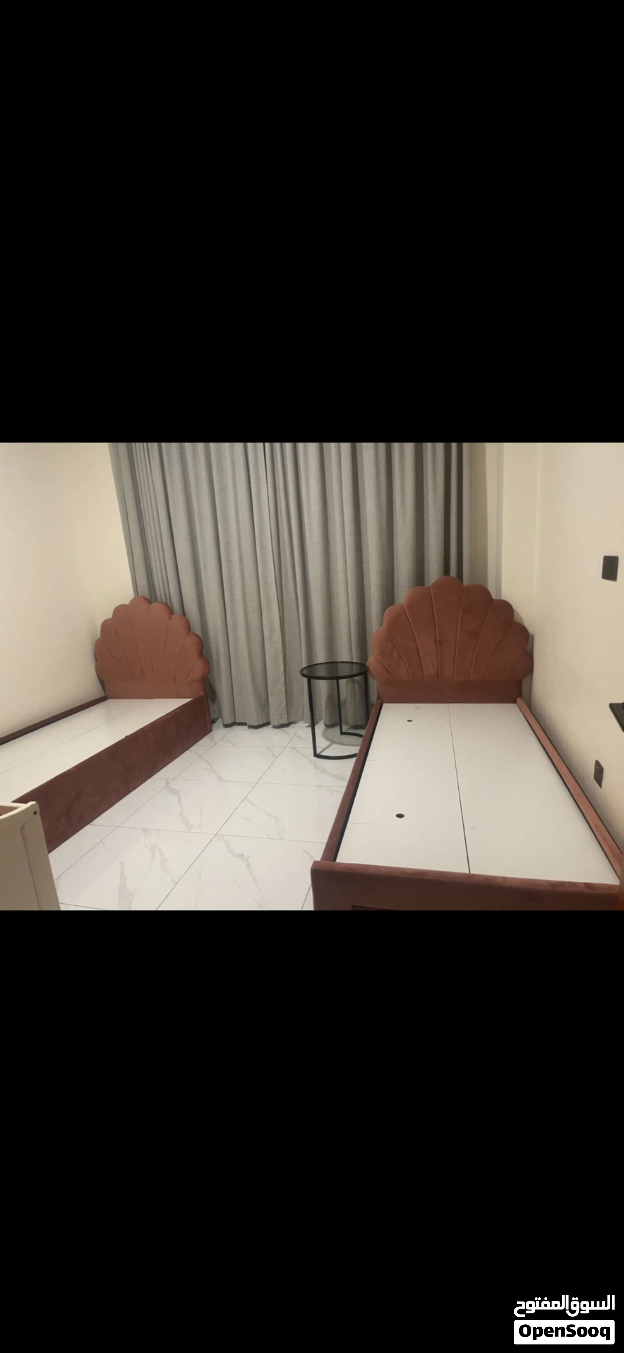 سريرين للبيع من هوم بوكس استخدام نظيف جداً