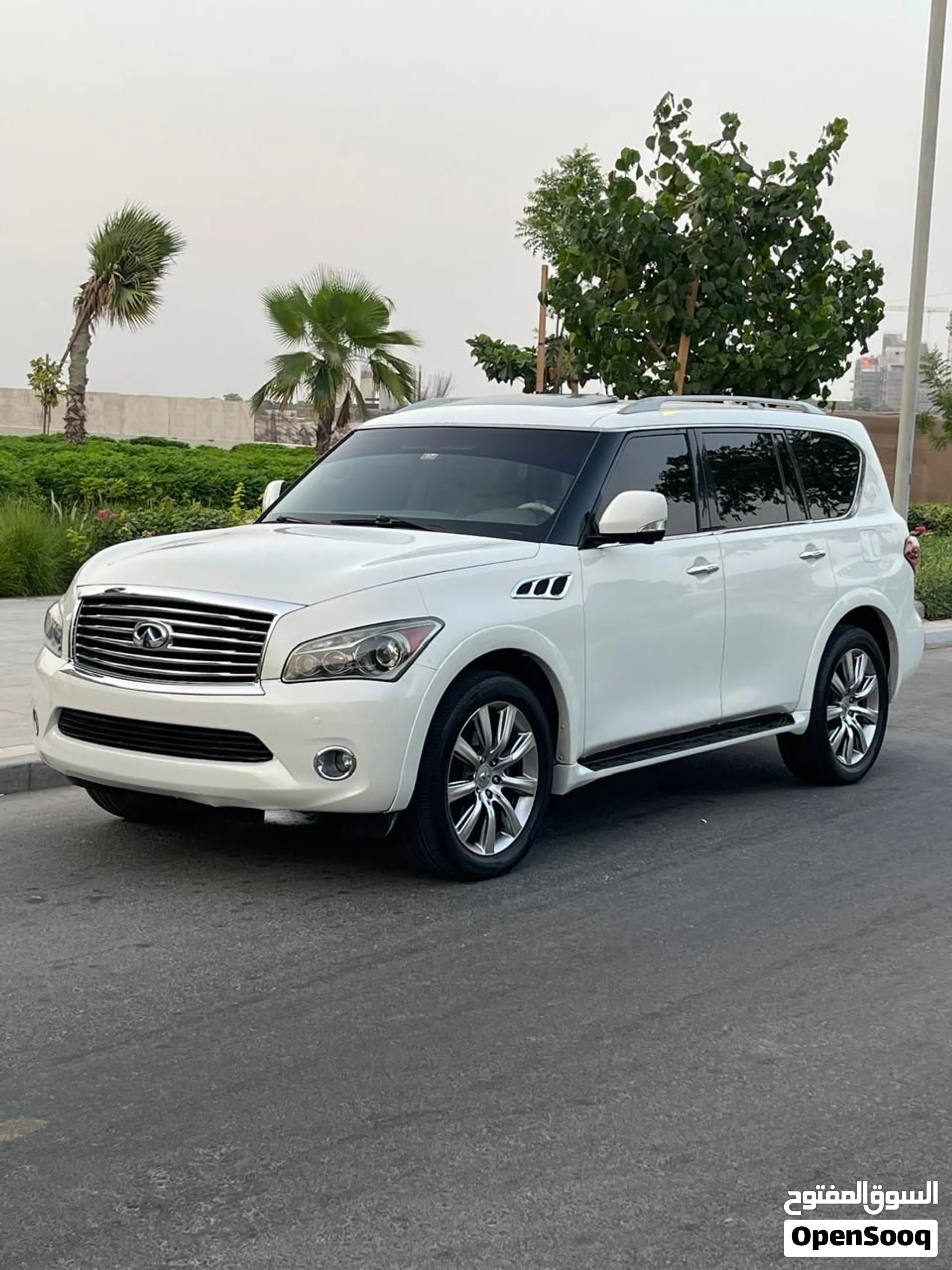 2012 Infiniti Qx56
