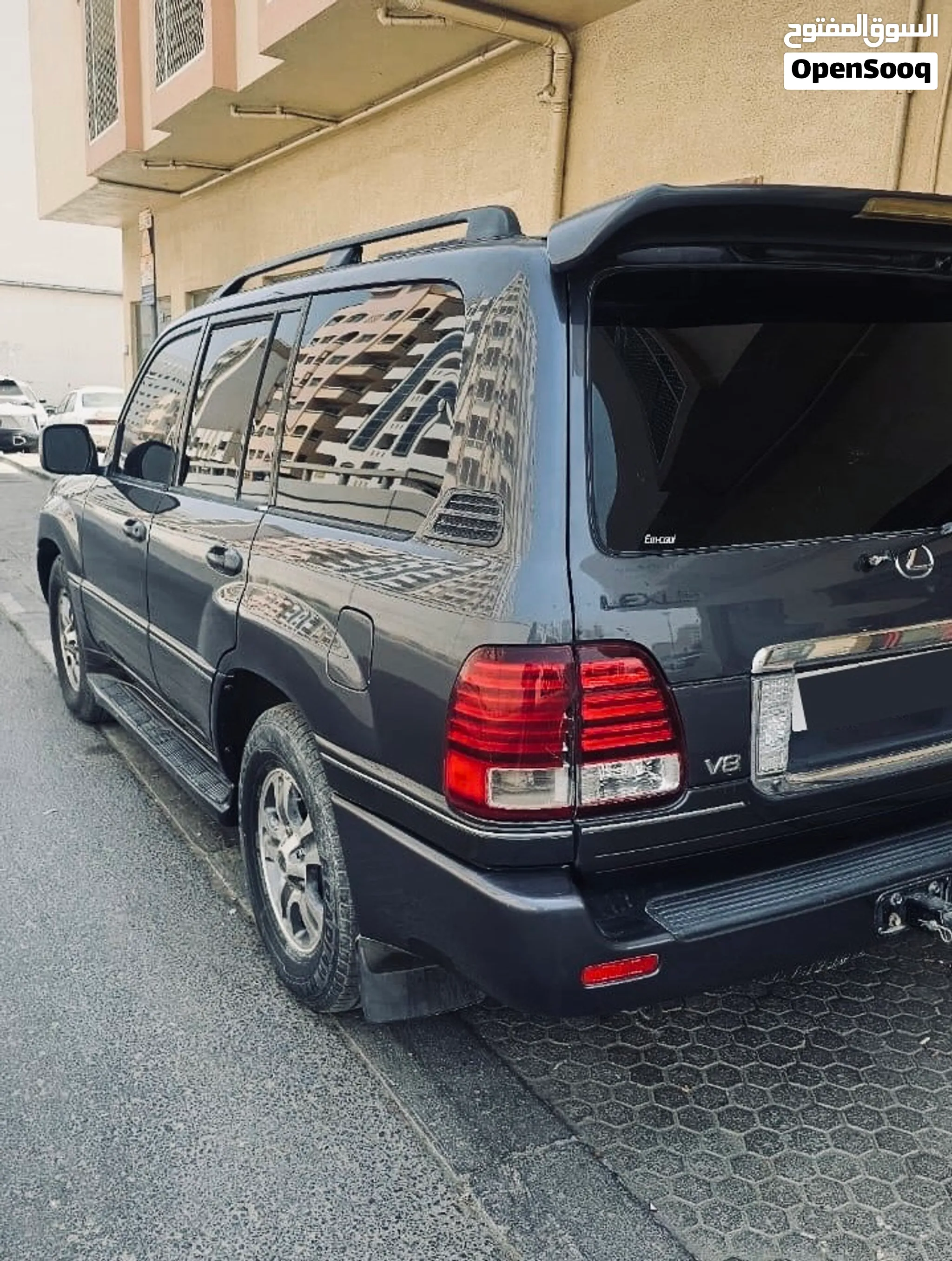2004 Lexus LX