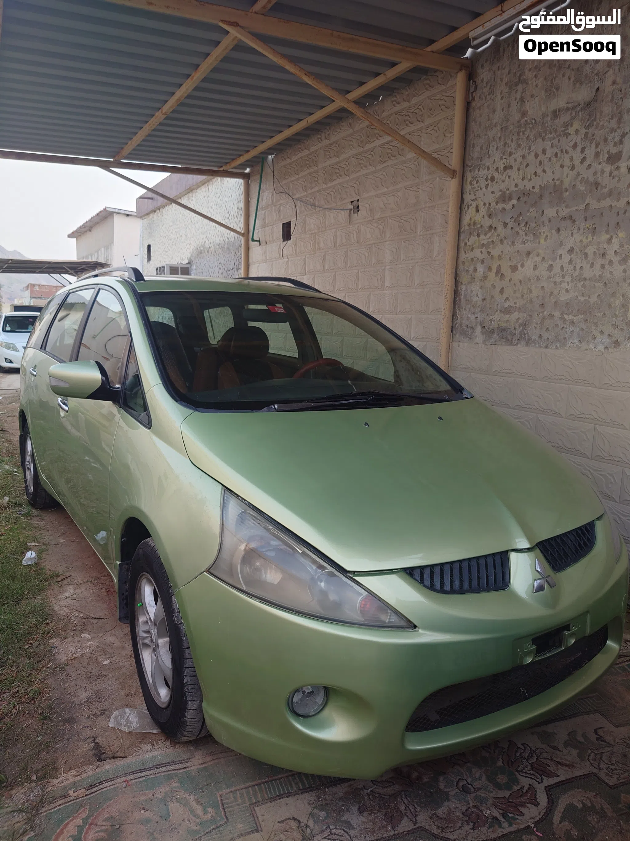 2005 Mitsubishi Grandis