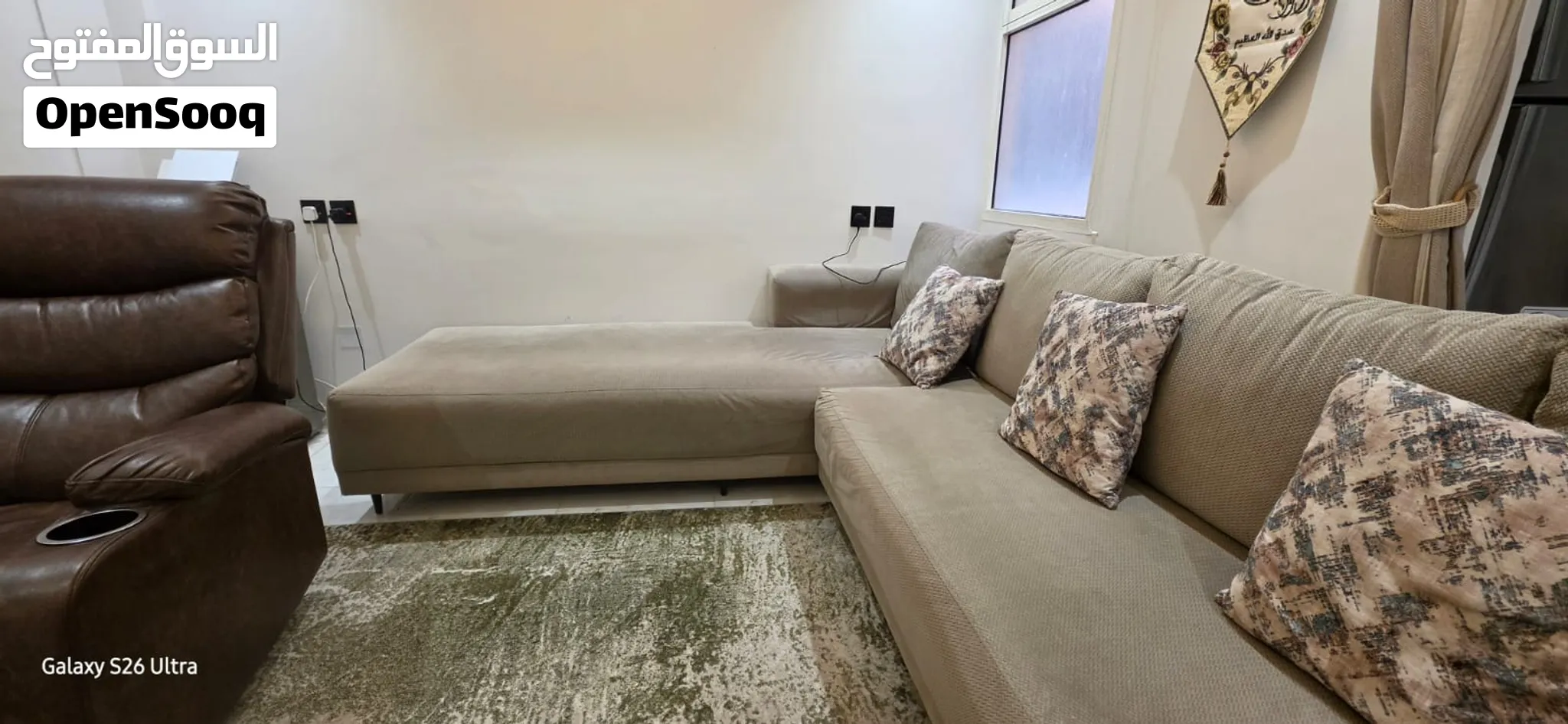 5 seater L shaped Large size comfortable Sofa with Chases + Carpet — صورة 1