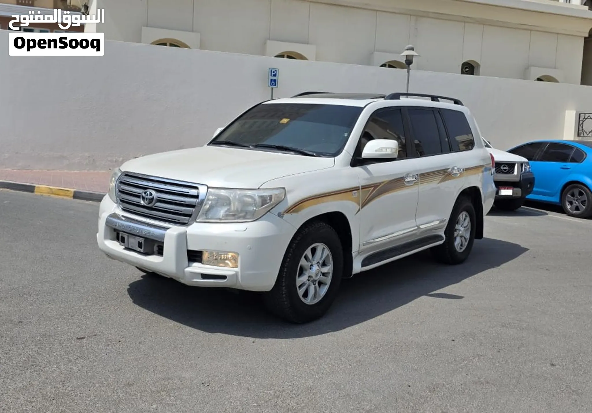 Dhs 51,000/= Toyota Land Cruiser GXR - V8 - Gcc - Full Option