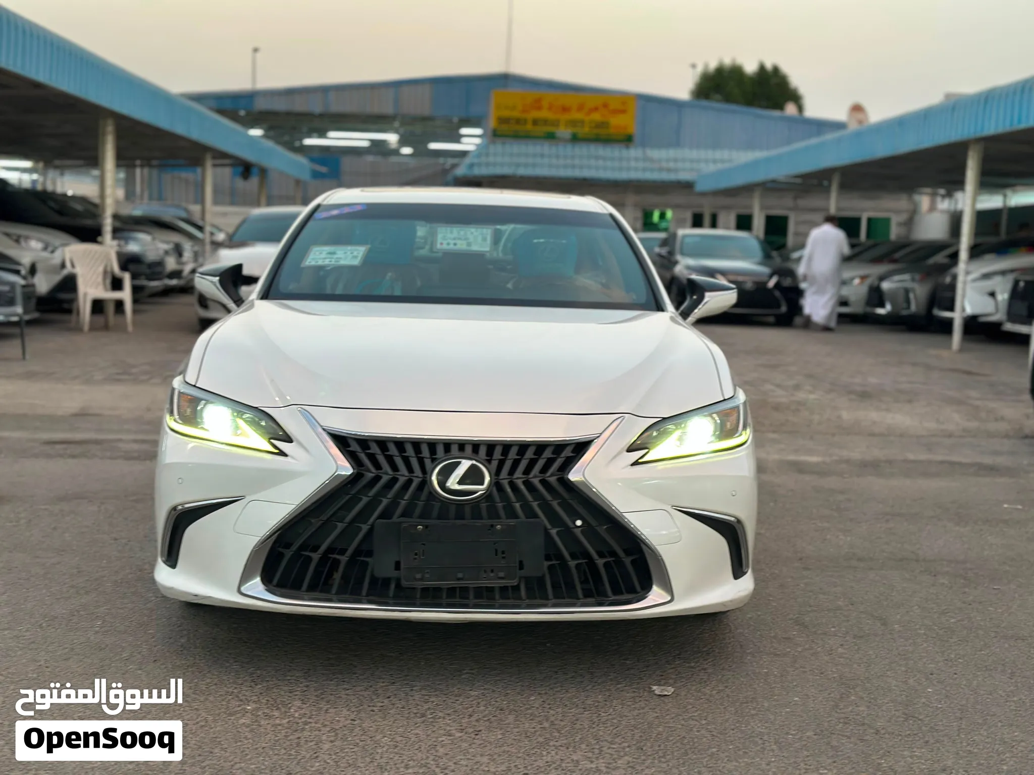 2023 Lexus ES