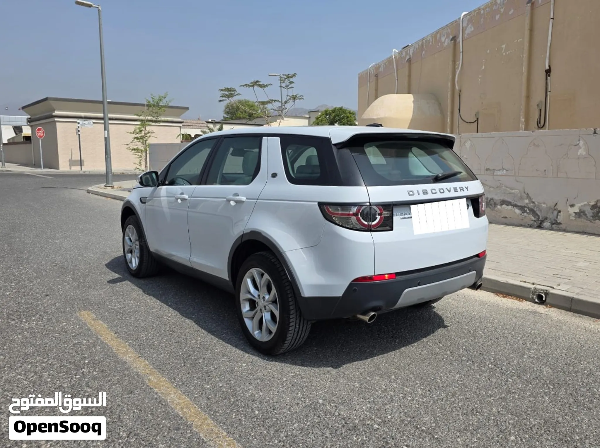 Dhs 26500/= Land Rover Discovery Sport 2016 Gcc مسرفس بالكامل تشيكات وكالة - بدون حوادث - رقم واحد