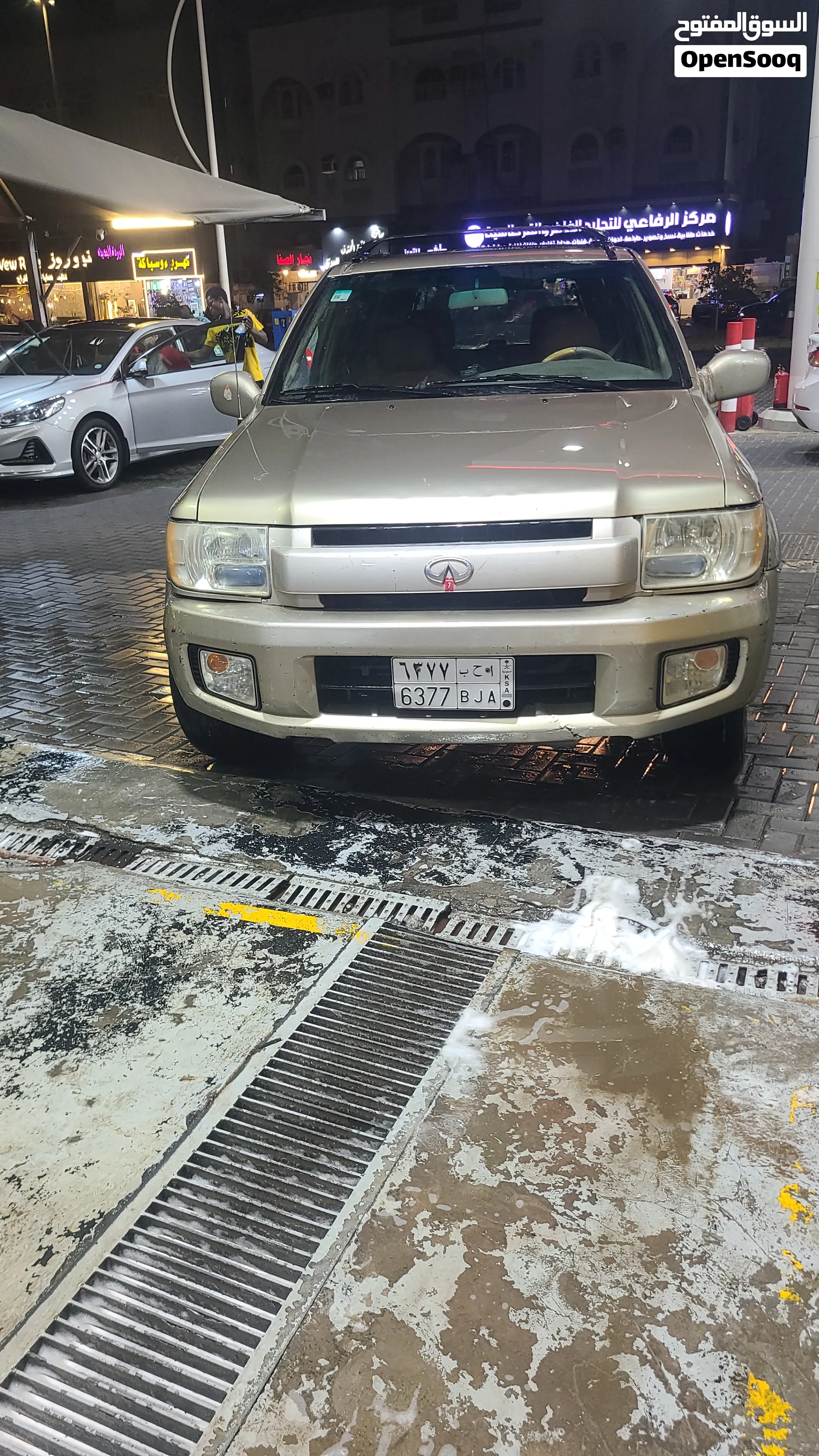 انفنتي Qx4 باثفندر  موديل 2002