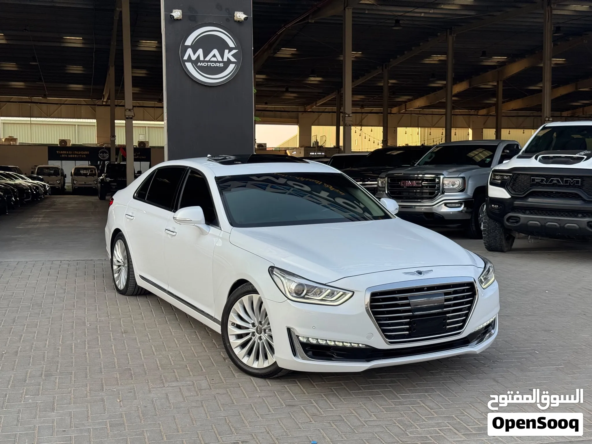 2017 Genesis G90