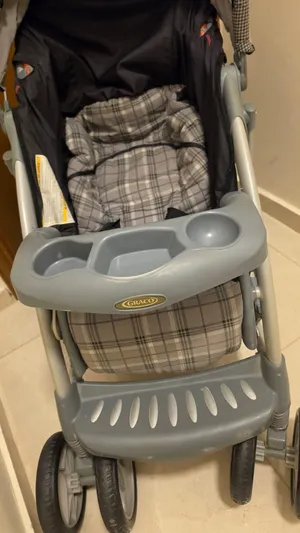 عربة أطفال Graco أصلية، نظيفة ومحافظة عليها وحالتها ممتازة كالجديدة