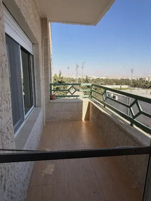 شقة 184 متر مربع للإيجار