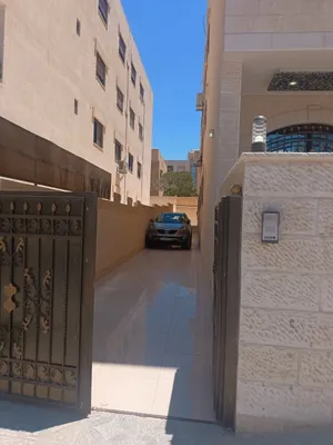 شقة ارضية جديدة للبيع بسعر مغري