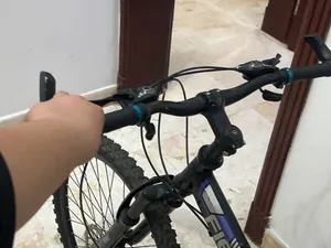 للبيع سيكل مقاس 26سيكل مناسب للأطفال مو فوق الطيبة ولكن أنا حطيت ملاحظات بل وصف