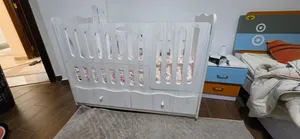 تخت اطفال مع هزاز