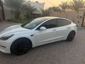 تسلا موديل 3 بيرفورمنس