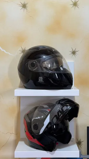للبيع خوذتين بسعر خوذه