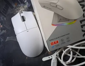 ماوس جيمنج Attack shark X6 2.4GB وايرليس و وايرد مع شاحن مستعمل 3 اشهر