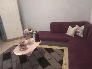 كورنل بحالة جيدة الزرقاء حي معصوم سبع مقاعد