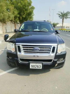 Presenting a clean 2007 Ford Explorer V8 Eddie Bauer Advance Trac RSC edition with Japanese specs.