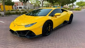 Dhs 435000/= Only Lamborghini Huracan 2018 _ Gulf specs خليجي