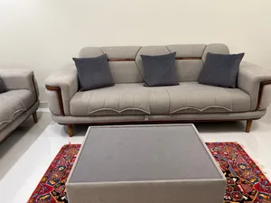 للبيع طقم كنب كامل بحالة ممتازة