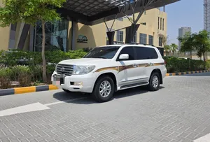 Dhs 48500/= Toyota Land Crusier GXR V8  - Full Option خليجي  - بدون حوادث  - قير و مكيناه شد وكالة