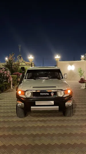 Used Toyota FJ in Ajman