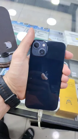 iPhone 13 عادي بحالة الوكالة
