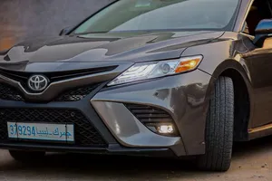 تيوتا كامري 2020  ماشيه 120 الف ميل مواصفات xse فل مصكر