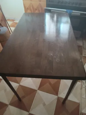 طاولة اكل لوح نظيف