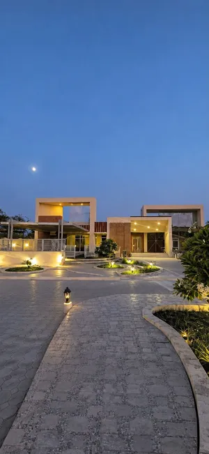 Villa with garden and swimming pool for rent Sohar