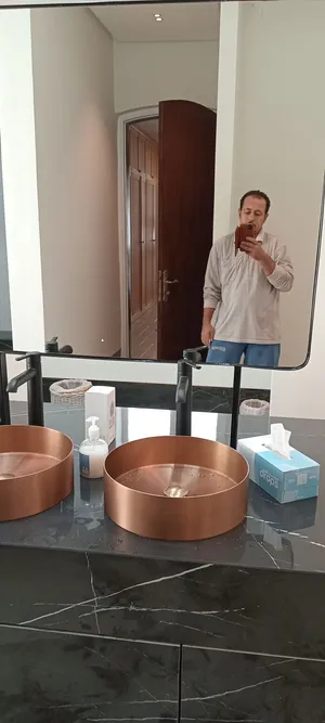 ابو رحيم فني صحي تكسير وتمديد حمامات وصيانه الحمامات والمطابخ