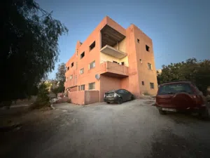 بناية للبيع