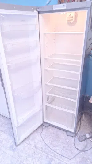 بيع ثلاجه خضار ومشروبات سلفر بحاله ممتازه جدا مع التوصيل والكفاله