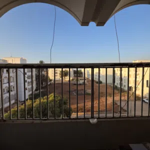 شقه ايجار. ...7000قاريونس..غير مفروشه