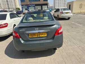Nissan maxima