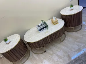 طاولات وحده وسط و ثنتين صغار للبيع حالتهم وكاله جدا اللهم صل عنبي